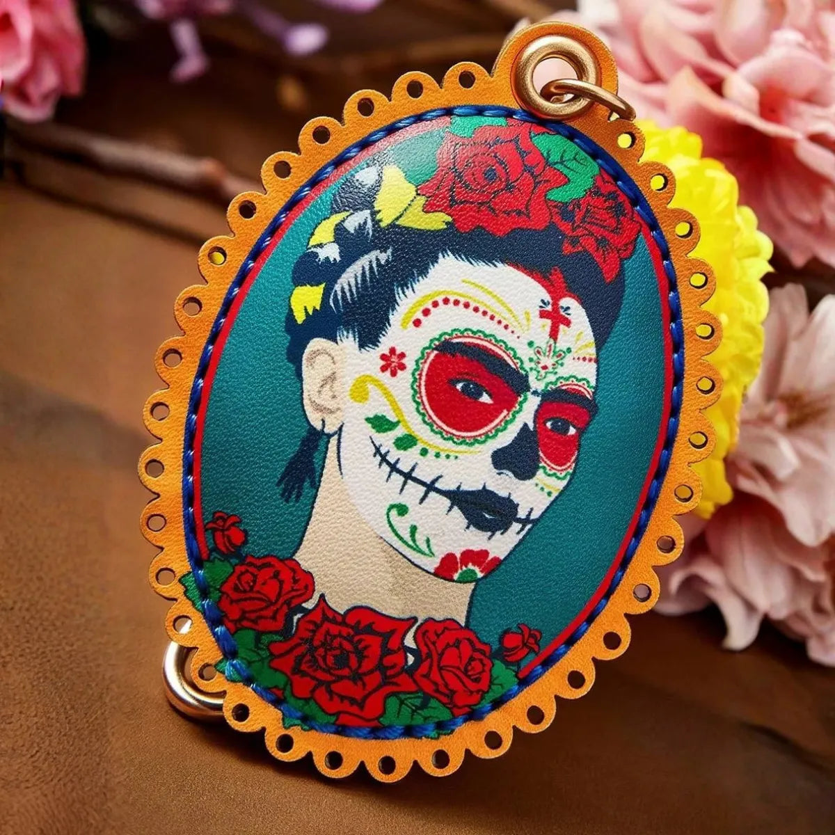 Chaveiro Frida Kahlo Dia dos Mortos Caveira Floral Metal Dourado