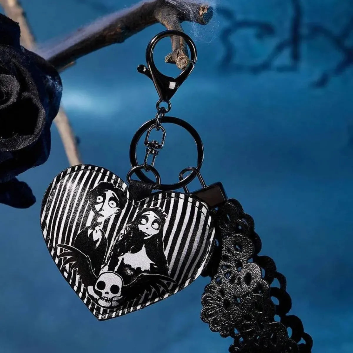 Chaveiro Noiva Cadáver Tim Burton Coração Preto e Branco