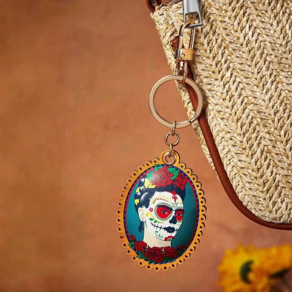 Chaveiro Frida Kahlo Dia dos Mortos Caveira Floral Metal Dourado